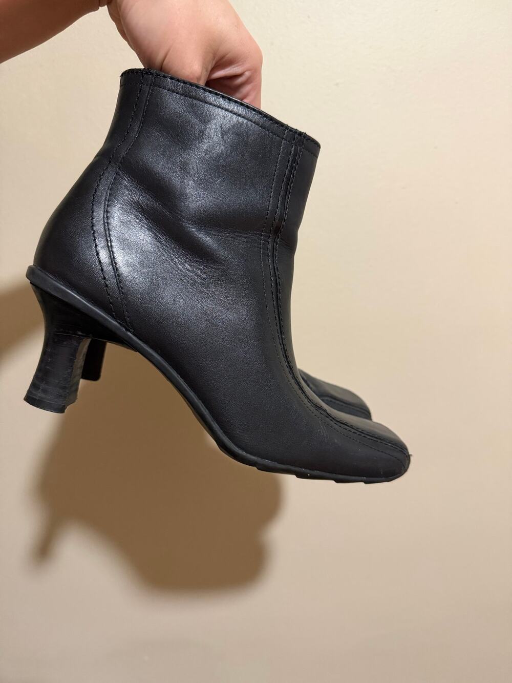 Kenneth Cole Reaction “Cool Nip” leather boots zip square toe y2k heel black 7